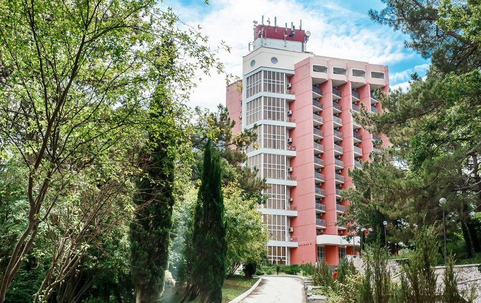 akusticheskie svoystva gorodskih zelyonyh nasazhdeniy obzor sovremennyh issledovaniy