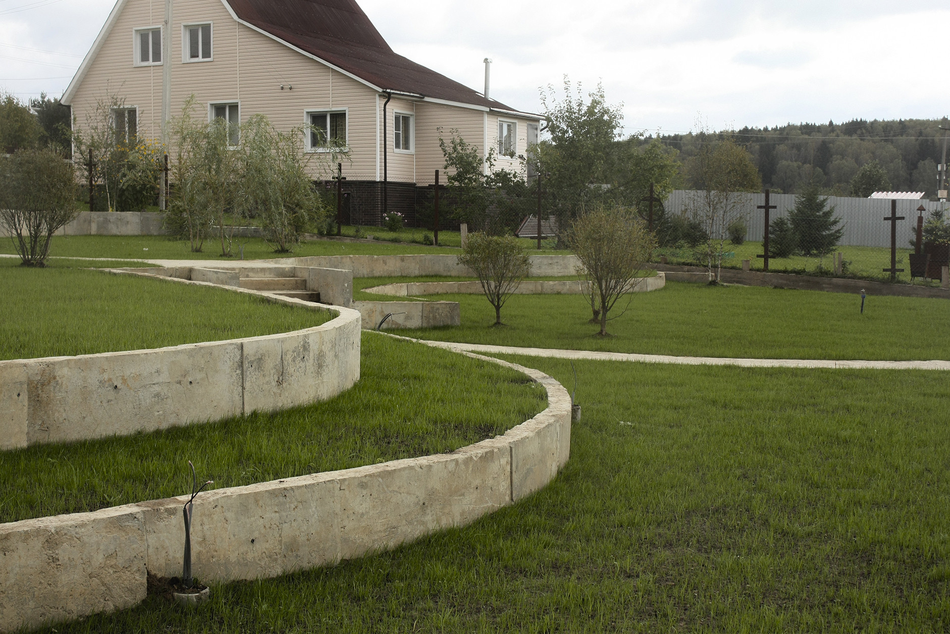 iskusstvennye sklony i terrasy v landshaftnom dizayne